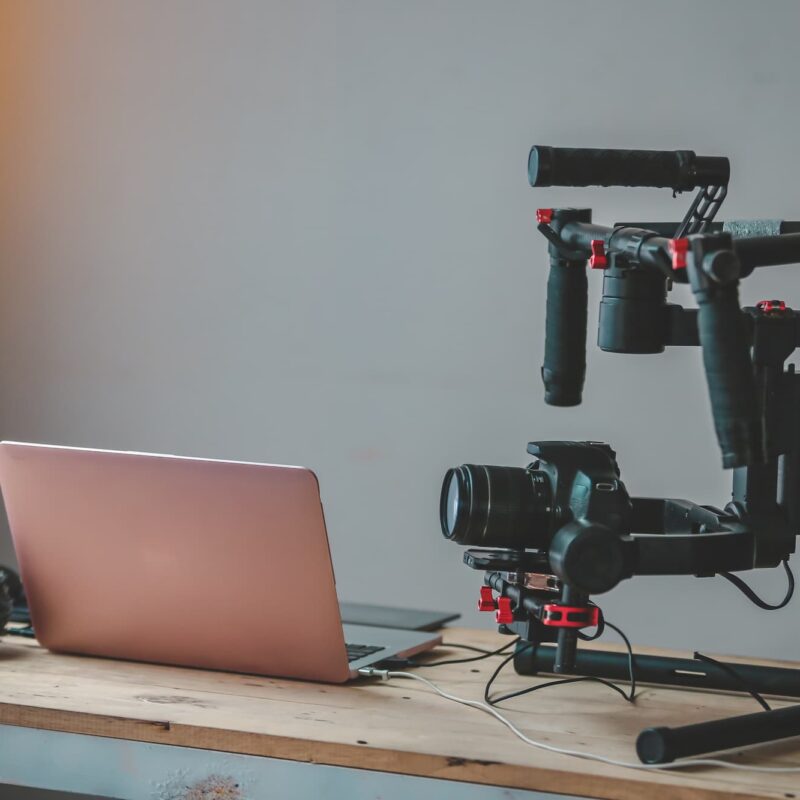 Vid&eacute;aste pour votre communication d’entreprise pr&egrave;s de Strasbourg et Haguenau : tournage et montage de la vid&eacute;o Erstein 2
