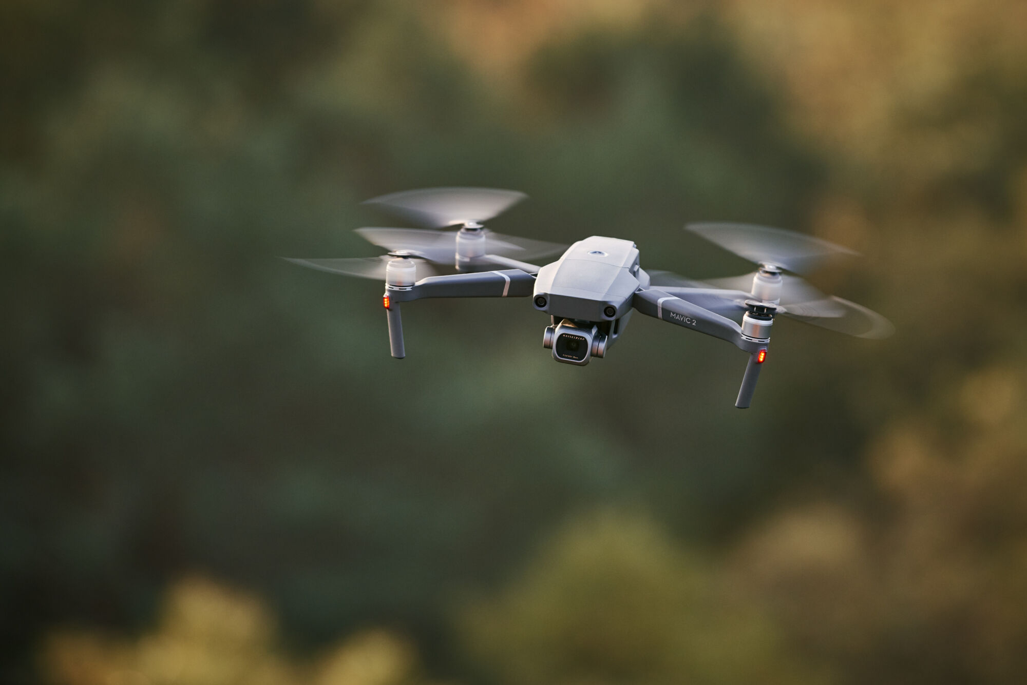 ADOBESTOCK_305302704 | CGE Concept Dans quels cas utiliser un drone pour une vidéo d’entreprise ? Bischwiller